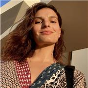 Profesora de Educación Secundaria y Bachillerato, especialidad en Geografía e Historia bilingüe (inglés)